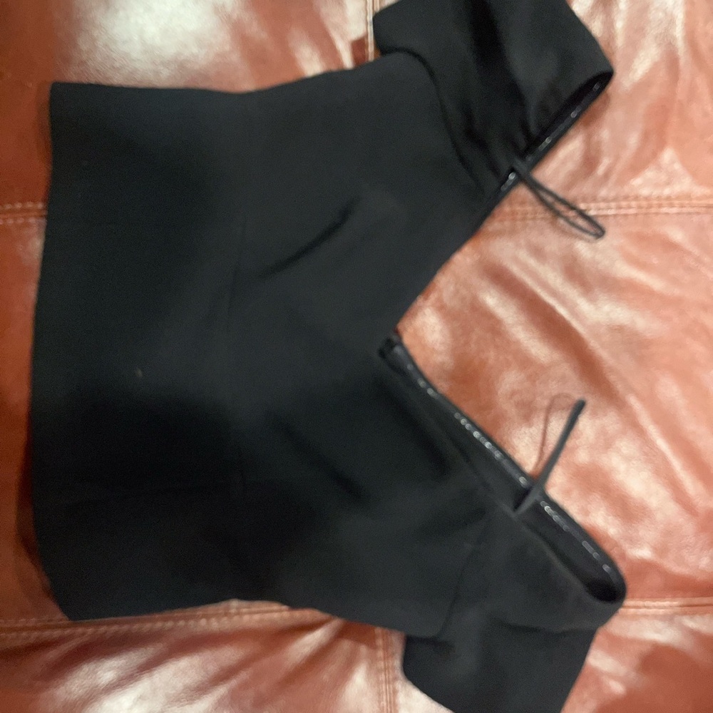 Cinq à Sept Elegant Black Top